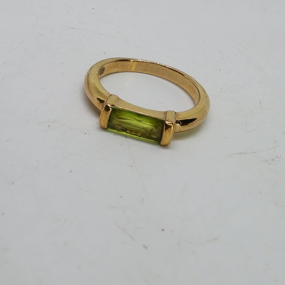 Vtg Avon East-West Baguette Cut Peridot Ring Minimalist Stacking Sz 6.75 Goldton - Picture 7 of 7